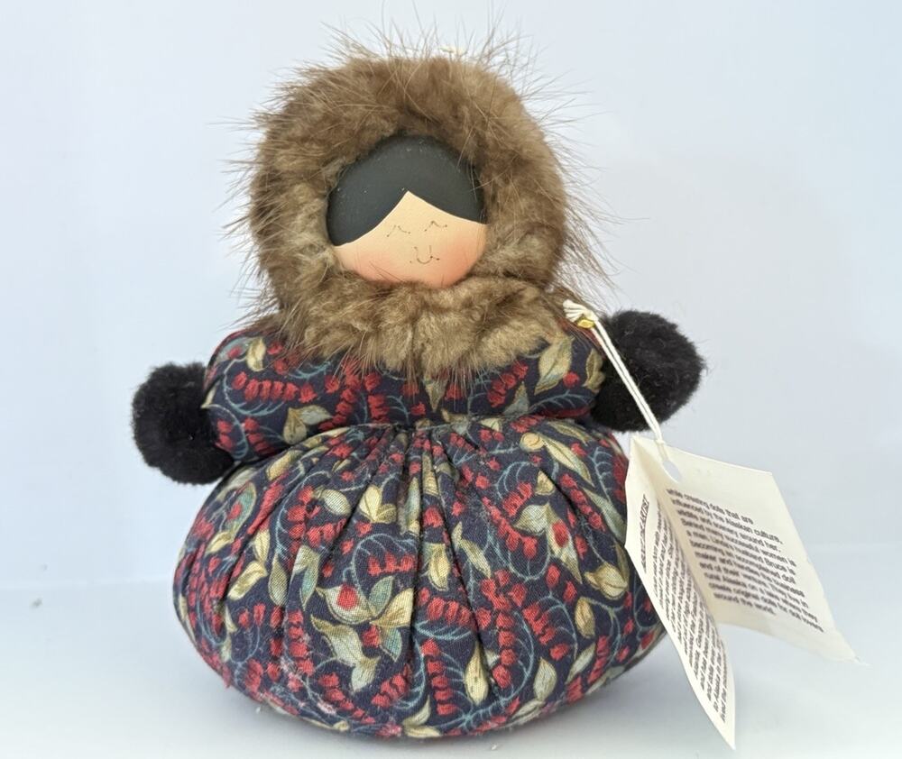 Linda Berget Inuit Doll Alaska Folk Art Handmade Fur Hood 5.5 Weighted Bottom